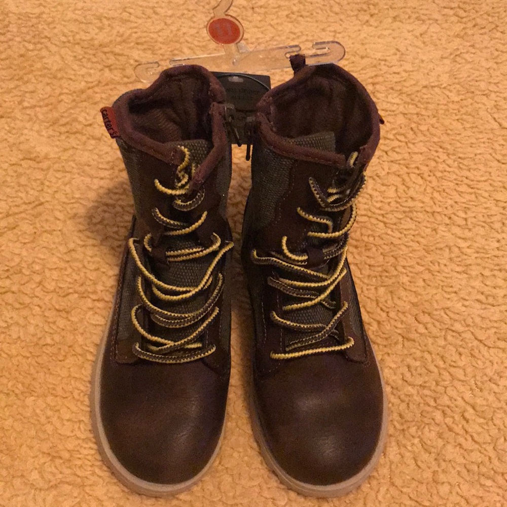 Carter’s toddler Boys boots size 10